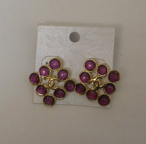 Womens Fashion Stud Earrings Cluster Gold Tone Purple Beads Push Backs Unbranded