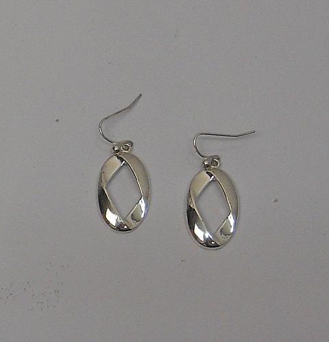 Oval Earrings Drop Dangle Women Silver Tones Hook Fasteners FASHION DAISO JEWELR