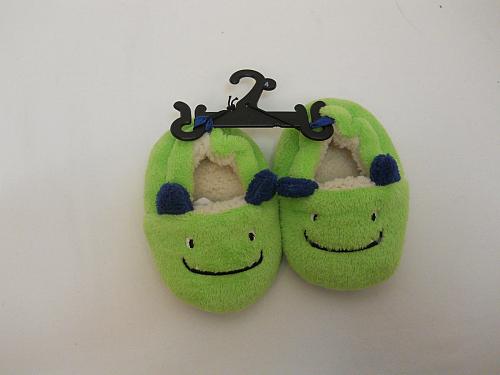 UNISEX Infants Fuzzy Slippers Green Dragons SIZE 4 Slip Ons Baby House Shoes