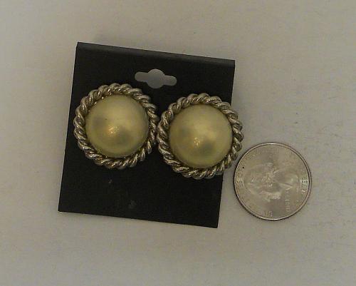 Women Stud Earrings Twisted Beige Beads Unbranded Push Backs Fashion