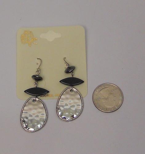 Earrings Women Metal Bead Drop Dangle Silver Tones Hook Fasteners FASHION Unbran