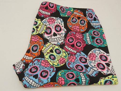 Women Skull Leggings SIZE L Multi Colored Skulls Skinny Legs Mid Rise Inseam 29