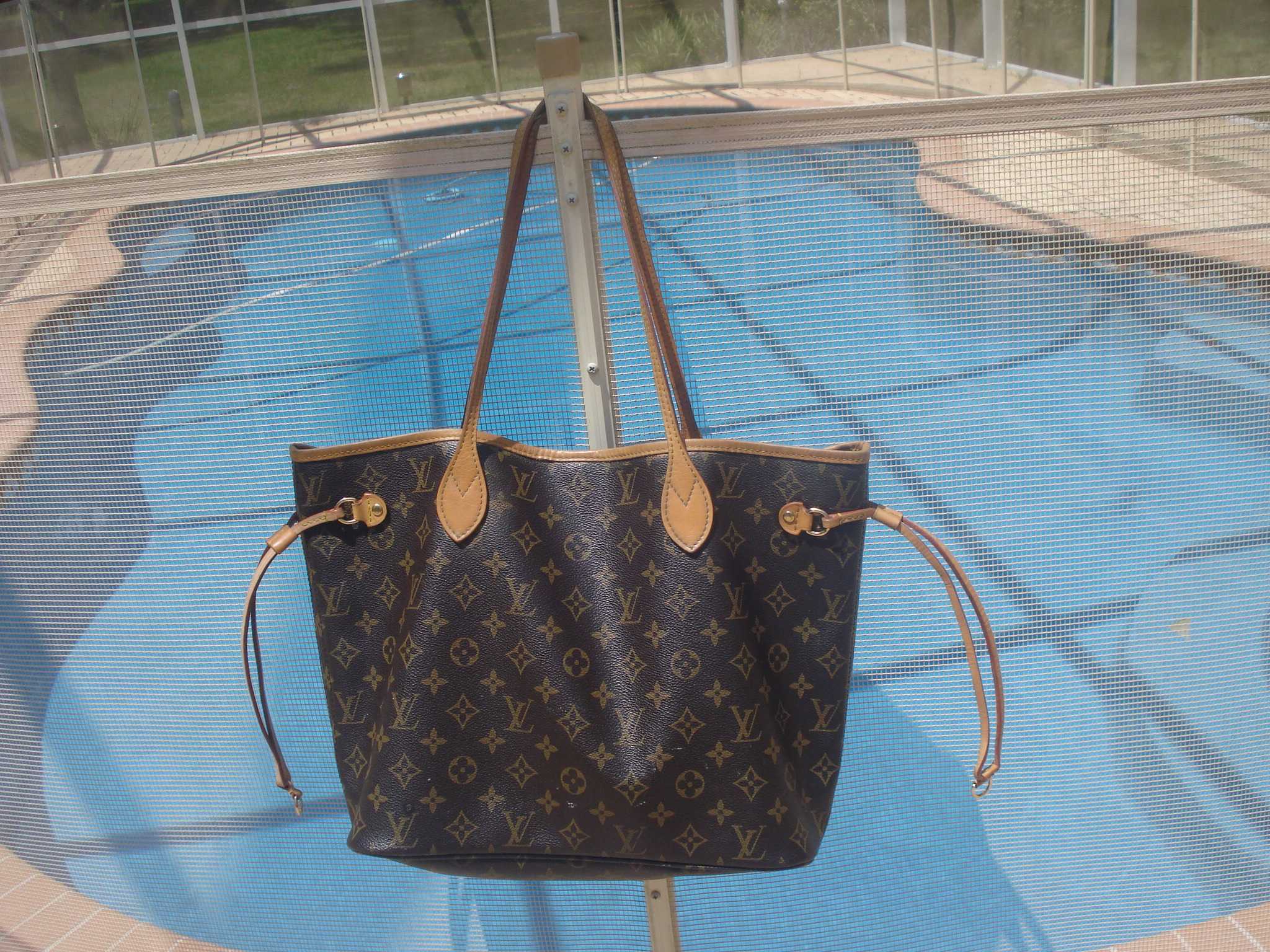 louis vuitton neverfull saks
