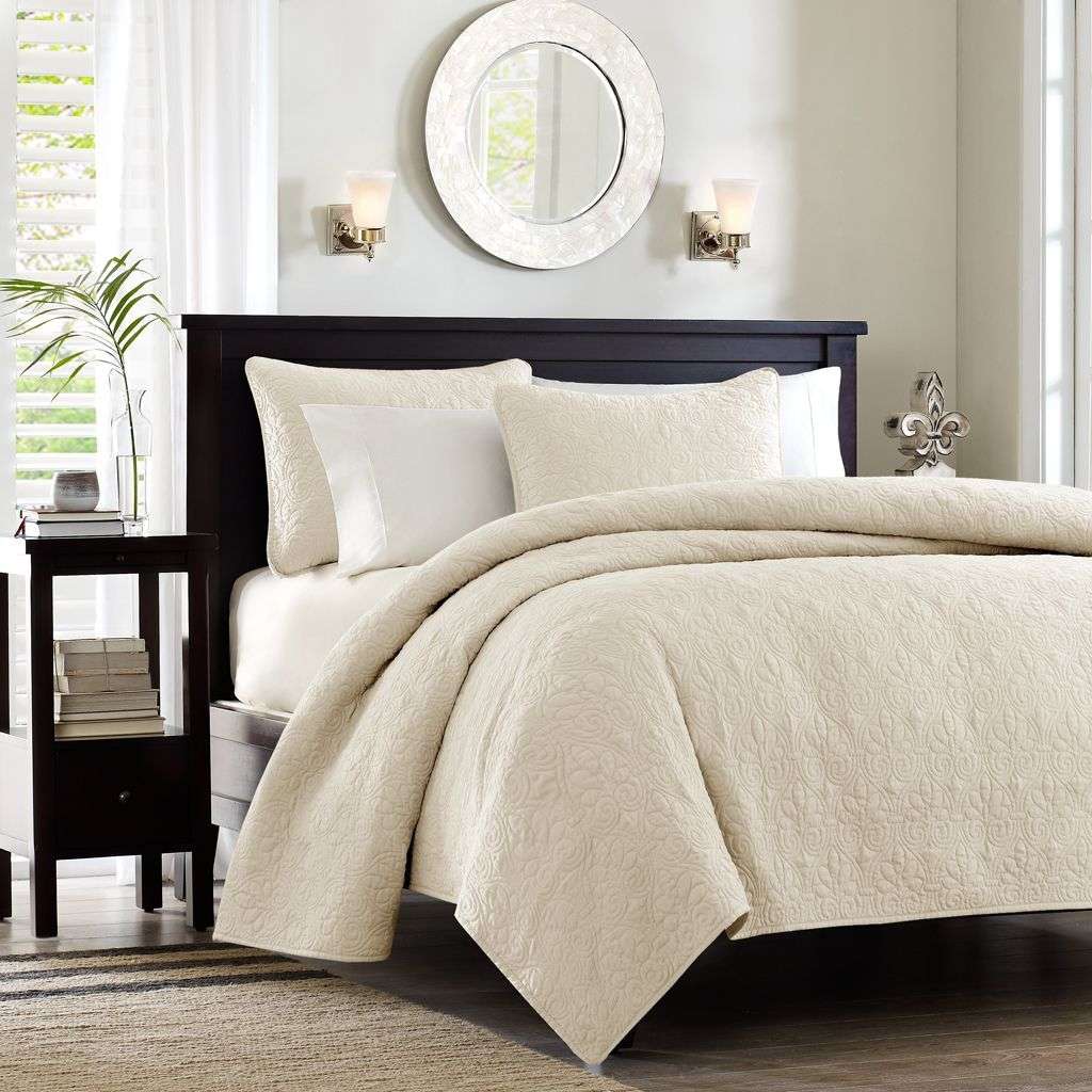 Madison Park Queen Ivory Quilt Coverlet Matelasse Bedspread Set Quebec Stitched