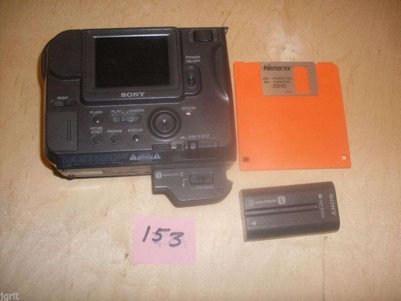 Sony MVC FD83 floppy disk 3.5" Digital Mavica Camera w/EXTRAS battery